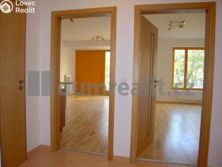 Pronájem bytu 2+KK Praha, Jeseniova 2713 č. 7