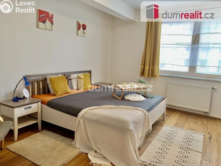 Pronájem bytu 3+KK Praha, Šlikova 313 č. 9