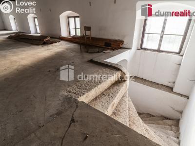 Prodej komerční nemovitosti Louňovice pod Blaníkem, náměstí J. Žižky 2 č. 7