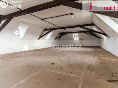 Prodej komerční nemovitosti Louňovice pod Blaníkem, náměstí J. Žižky 2 č. 8