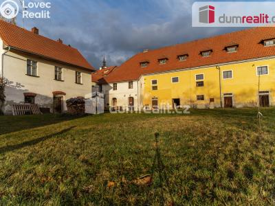 Prodej komerční nemovitosti Louňovice pod Blaníkem, náměstí J. Žižky 2 č. 4