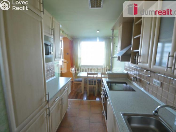 Prodej bytu 3+1 Praha, Běhounkova 2456 č. 2