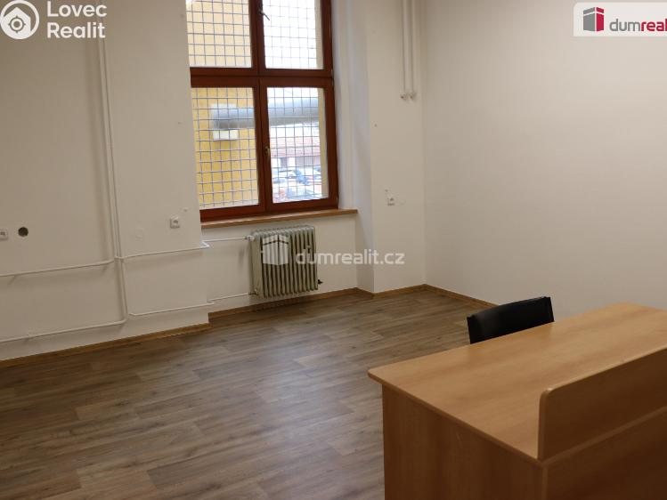 Pronájem obchodního prostoru Břeclav, náměstí T. G. Masaryka 46 č. 4