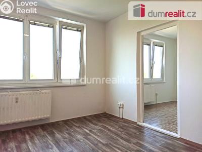 Pronájem bytu 1+1 Ostrov, Kollárova 1270 č. 16