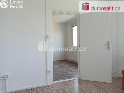 Pronájem bytu 1+1 Ostrov, Kollárova 1270 č. 17