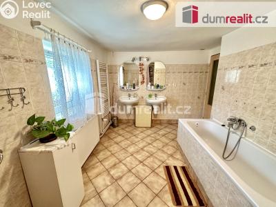 Prodej rodinného domu Velké Březno, Náměstí 13 č. 17