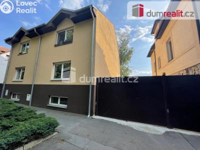 Pronájem bytu 4+KK Praha, Husovo náměstí č. 1