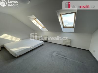 Pronájem bytu 4+KK Praha, Husovo náměstí č. 12