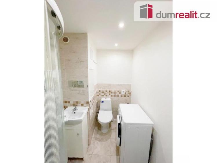 Pronájem bytu 1+1 Ústí nad Labem, Kmochova 3167 č. 4