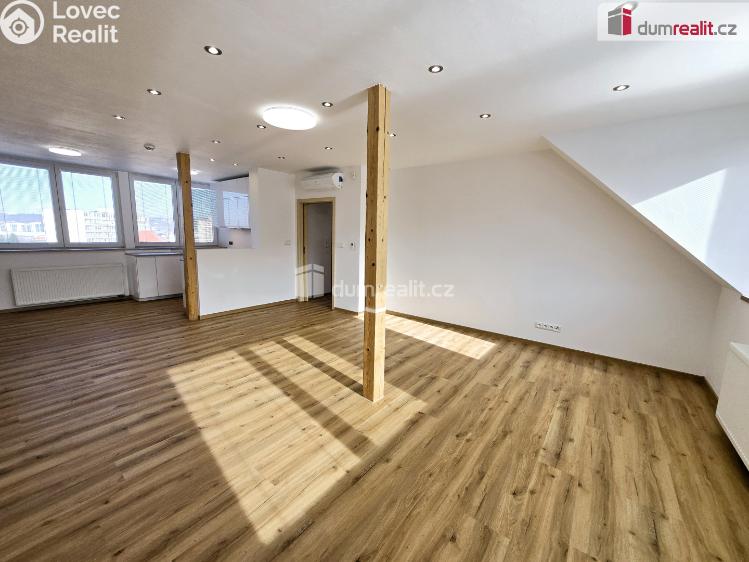 Pronájem bytu 3+KK Praha, V chaloupkách 338 č. 14