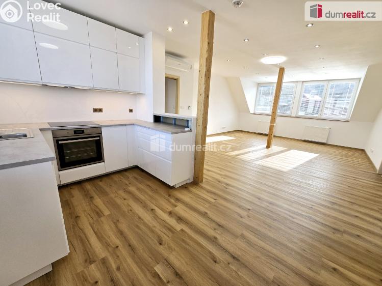 Pronájem bytu 3+KK Praha, V chaloupkách 338 č. 10