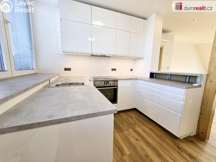 Pronájem bytu 3+KK Praha, V chaloupkách 338 č. 12