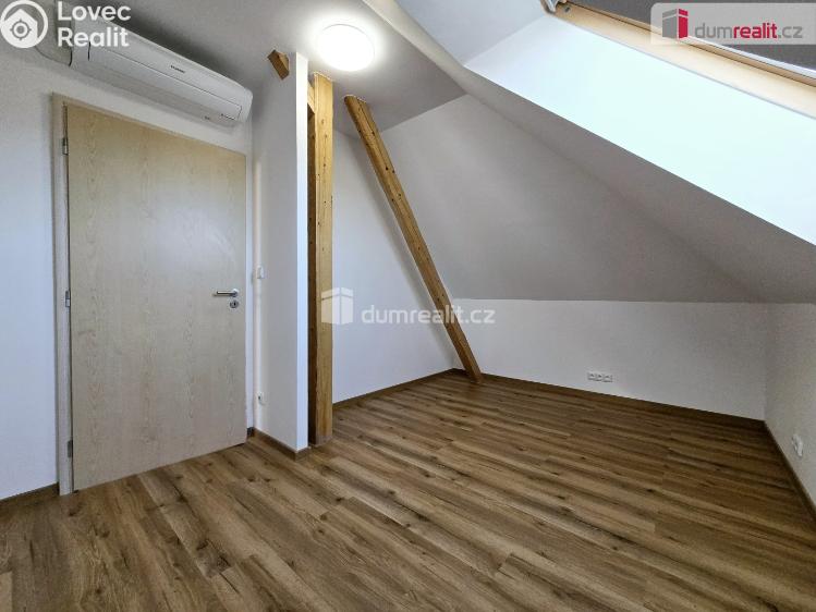 Pronájem bytu 3+KK Praha, V chaloupkách 338 č. 17