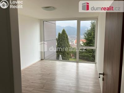 Pronájem rodinného domu Králův Dvůr, Na Dlouhých 456 č. 5