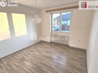 Prodej bytu 3+1 Kostelec nad Labem, Sokolská č. 7