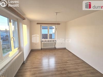 Prodej bytu 3+1 Kostelec nad Labem, Sokolská č. 8