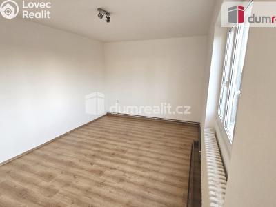 Prodej bytu 3+1 Kostelec nad Labem, Sokolská č. 13