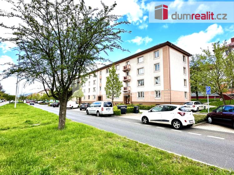 Prodej bytu 2+1 Ostrov, Hlavní třída 963 č. 1