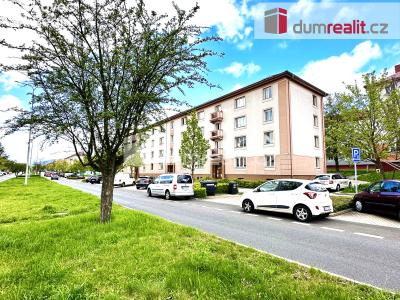 Prodej bytu 2+1 Ostrov, Hlavní třída 963 č. 1