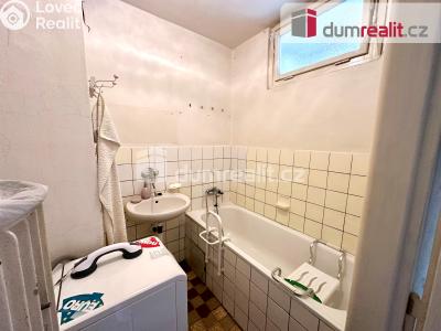 Prodej bytu 2+1 Ostrov, Hlavní třída 963 č. 9