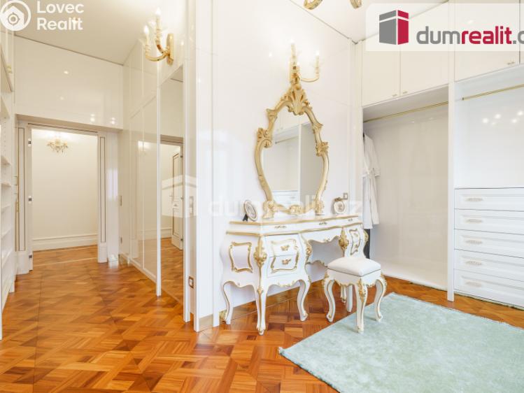 Prodej bytu 5+1 Karlovy Vary, nábřeží Jana Palacha 938 č. 3