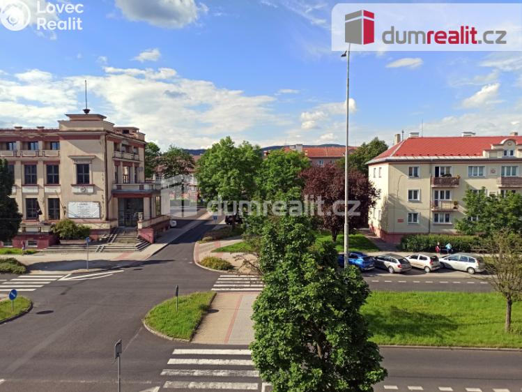 Pronájem bytu 2+1 Ostrov, Hlavní třída 736 č. 3