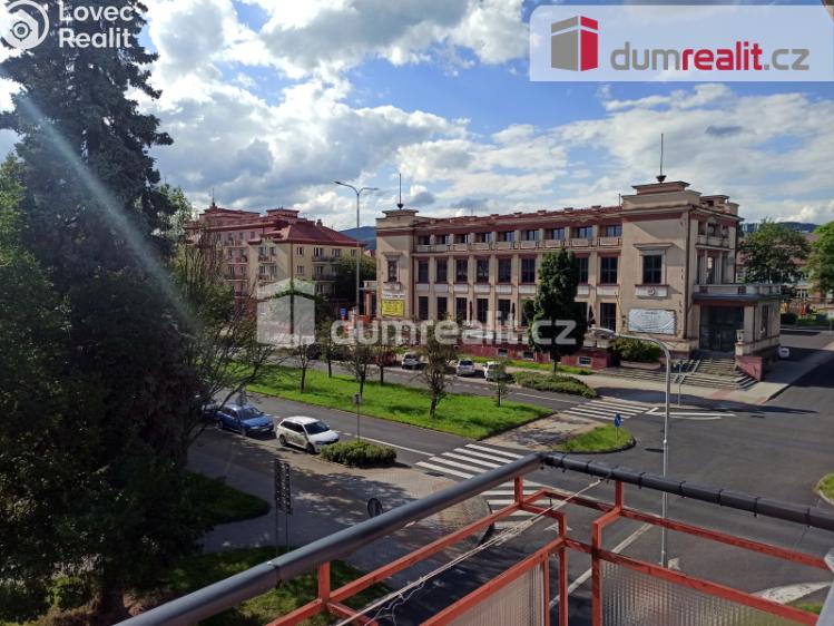 Pronájem bytu 2+1 Ostrov, Hlavní třída 736 č. 5