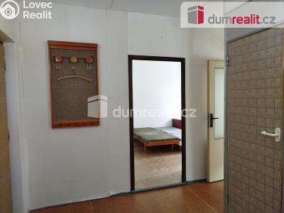 Pronájem bytu 2+1 Ostrov, Severní 1339 č. 12