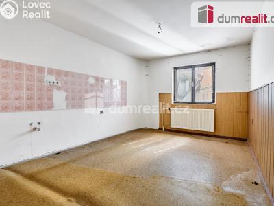 Prodej komerční nemovitosti Bečov nad Teplou, nám. 5. května 15 č. 6