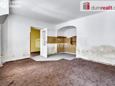 Prodej komerční nemovitosti Bečov nad Teplou, nám. 5. května 15 č. 7