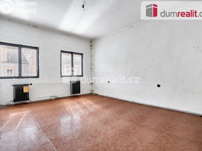 Prodej komerční nemovitosti Bečov nad Teplou, nám. 5. května 15 č. 13