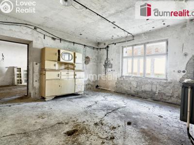 Prodej komerční nemovitosti Bečov nad Teplou, nám. 5. května 15 č. 16