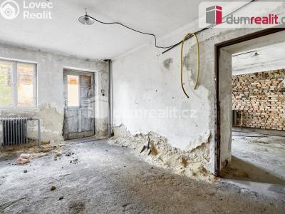 Prodej komerční nemovitosti Bečov nad Teplou, nám. 5. května 15 č. 17