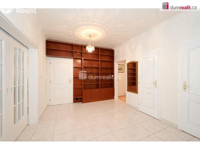 Prodej bytu 3+1 Praha, náměstí Josefa Machka 1218 č. 28