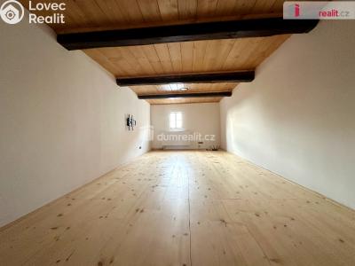 Pronájem rodinného domu Ploskovice č. 11