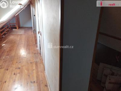 Prodej bytu 2+1 Karlovy Vary, Kolmá 771 č. 28