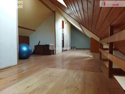 Prodej bytu 2+1 Karlovy Vary, Kolmá 771 č. 33