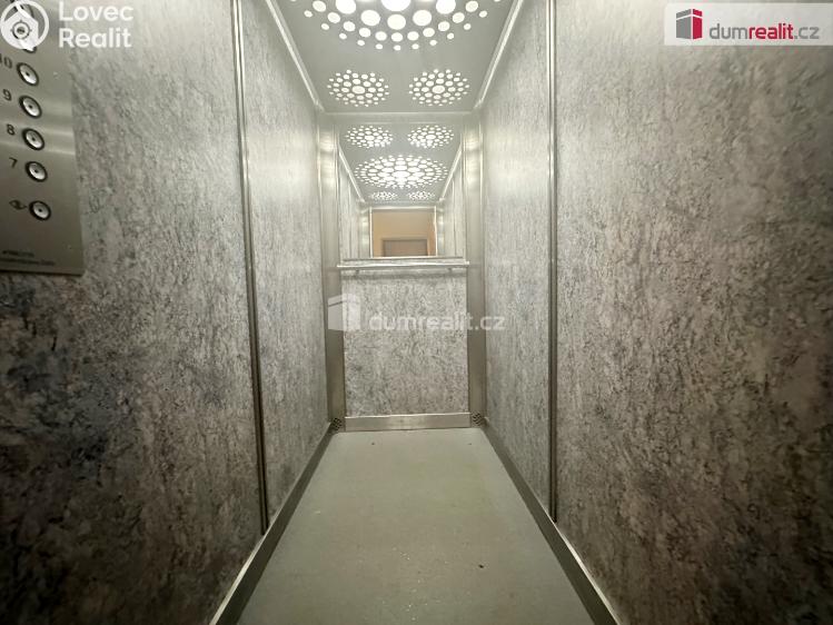 Prodej bytu 1+KK Praha, Nad lesním divadlem 1115 č. 7