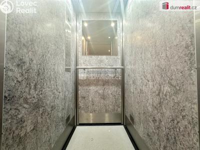 Prodej bytu 1+KK Praha, Nad lesním divadlem 1115 č. 8