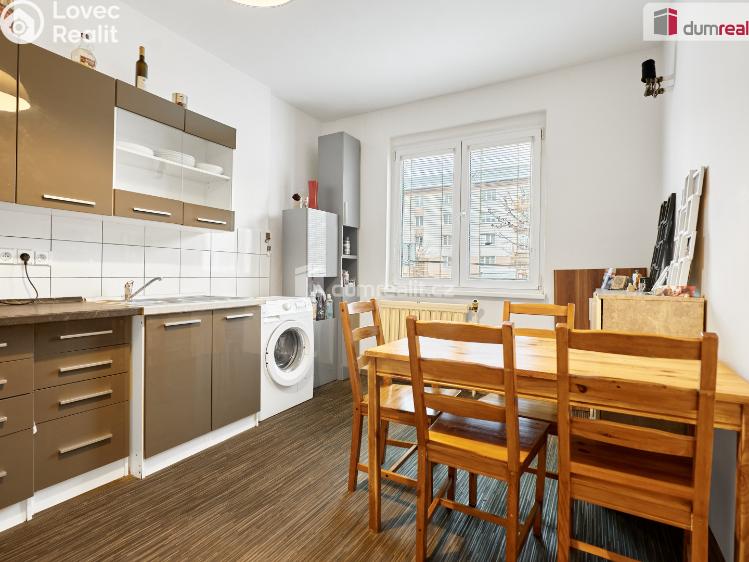 Prodej bytu 2+1 Ostrov, Hlavní třída 1001 č. 4