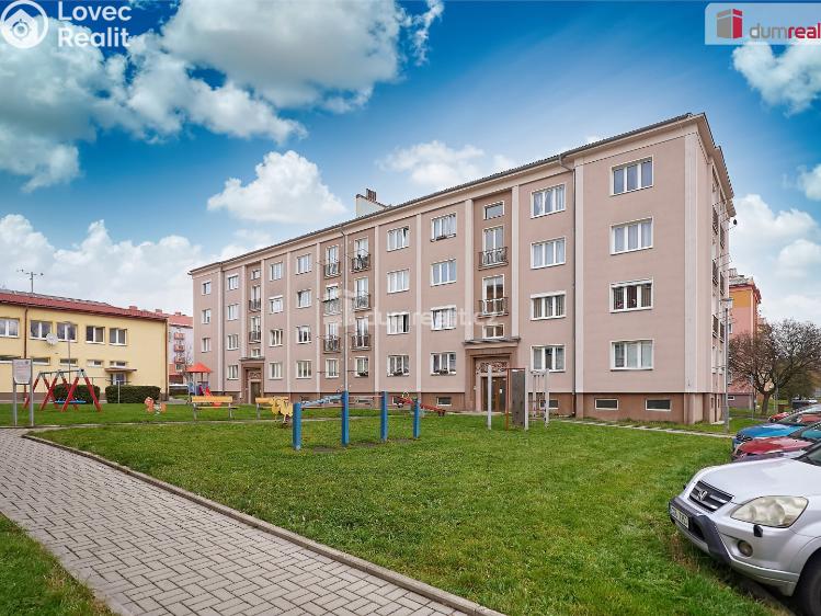 Prodej bytu 2+1 Ostrov, Hlavní třída 1001 č. 1