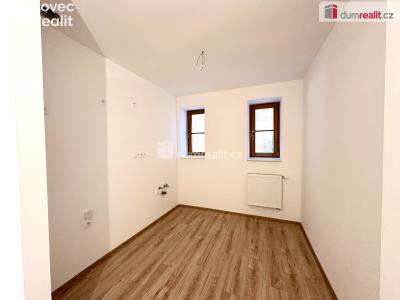 Prodej bytu 1+1 Horní Blatná, náměstí Sv. Vavřince 3 č. 4