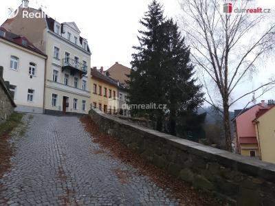 Pronájem bytu 1+1 Karlovy Vary, Petřín 712 č. 32