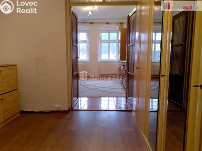 Pronájem bytu 1+1 Karlovy Vary, Petřín 712 č. 9