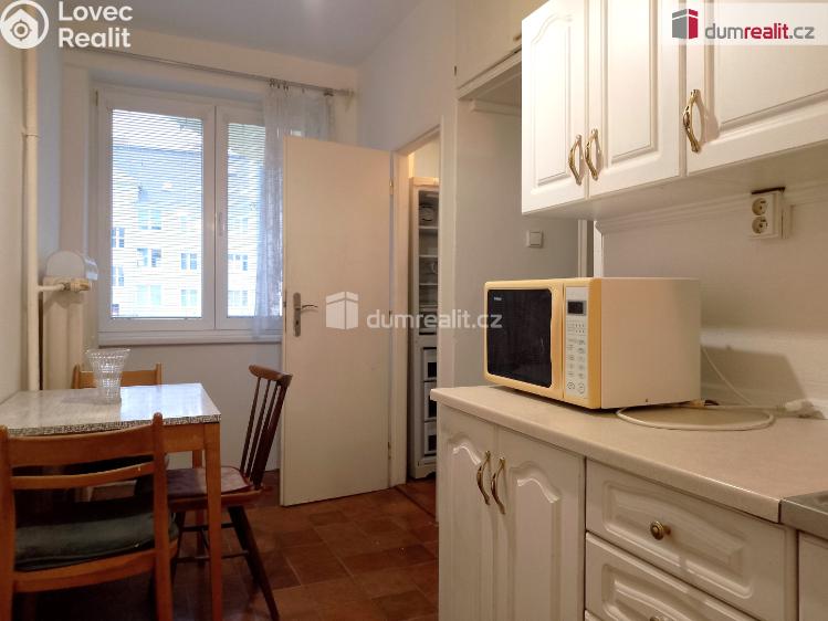 Pronájem bytu 2+1 Karlovy Vary, Šumavská 1732 č. 2