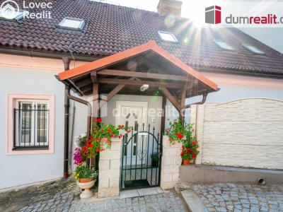 Prodej ubytovacího zařízení Hluboká nad Vltavou, nám. Čsl. armády 33 č. 9