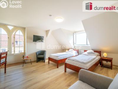 Prodej ubytovacího zařízení Hluboká nad Vltavou, nám. Čsl. armády 33 č. 22