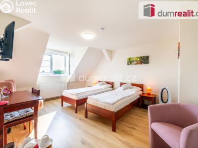 Prodej ubytovacího zařízení Hluboká nad Vltavou, nám. Čsl. armády 33 č. 27