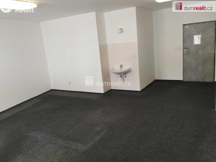 Pronájem kanceláře Černovice č. 3