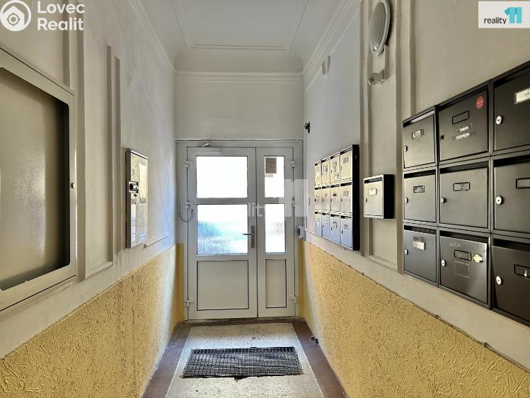 Pronájem bytu 2+KK Praha, V zahradách 843/1 č. 21